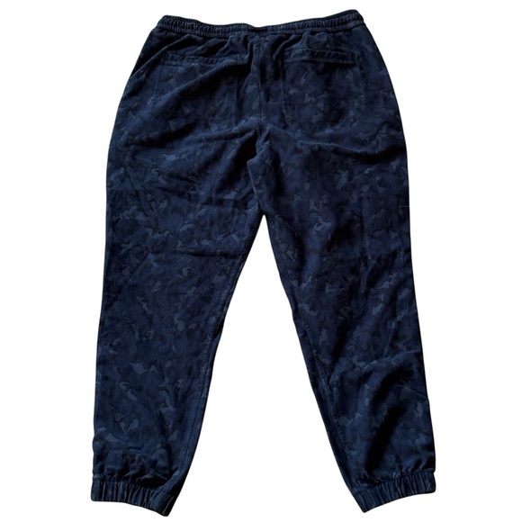 Athleta Farallon Jogger Camo Printed Black Gray Womens Size 14 - Picture 5 of 5
